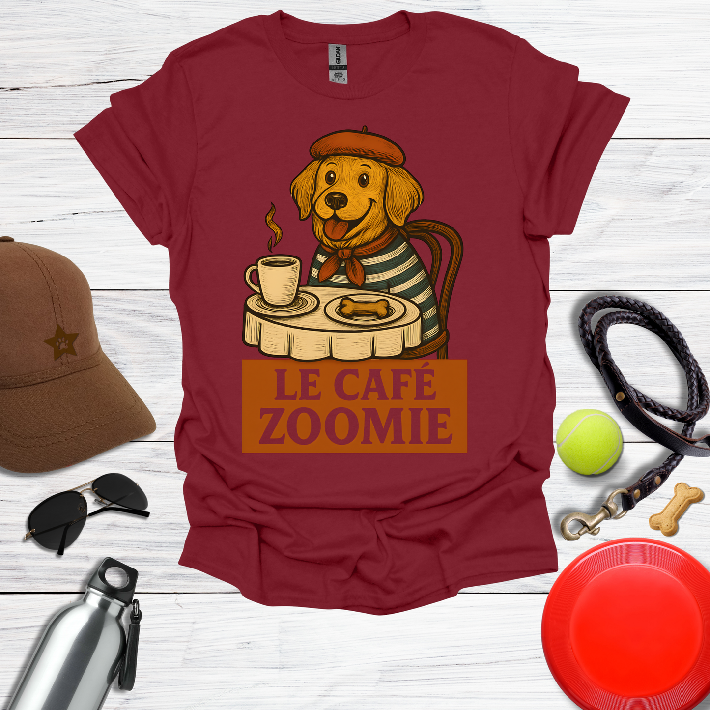 Charming Golden Retriever Café Art T-Shirt