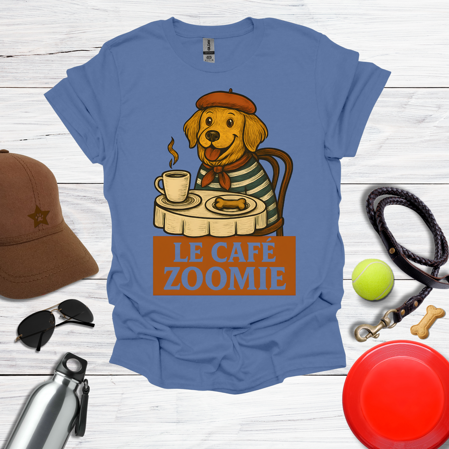 Charming Golden Retriever Café Art T-Shirt