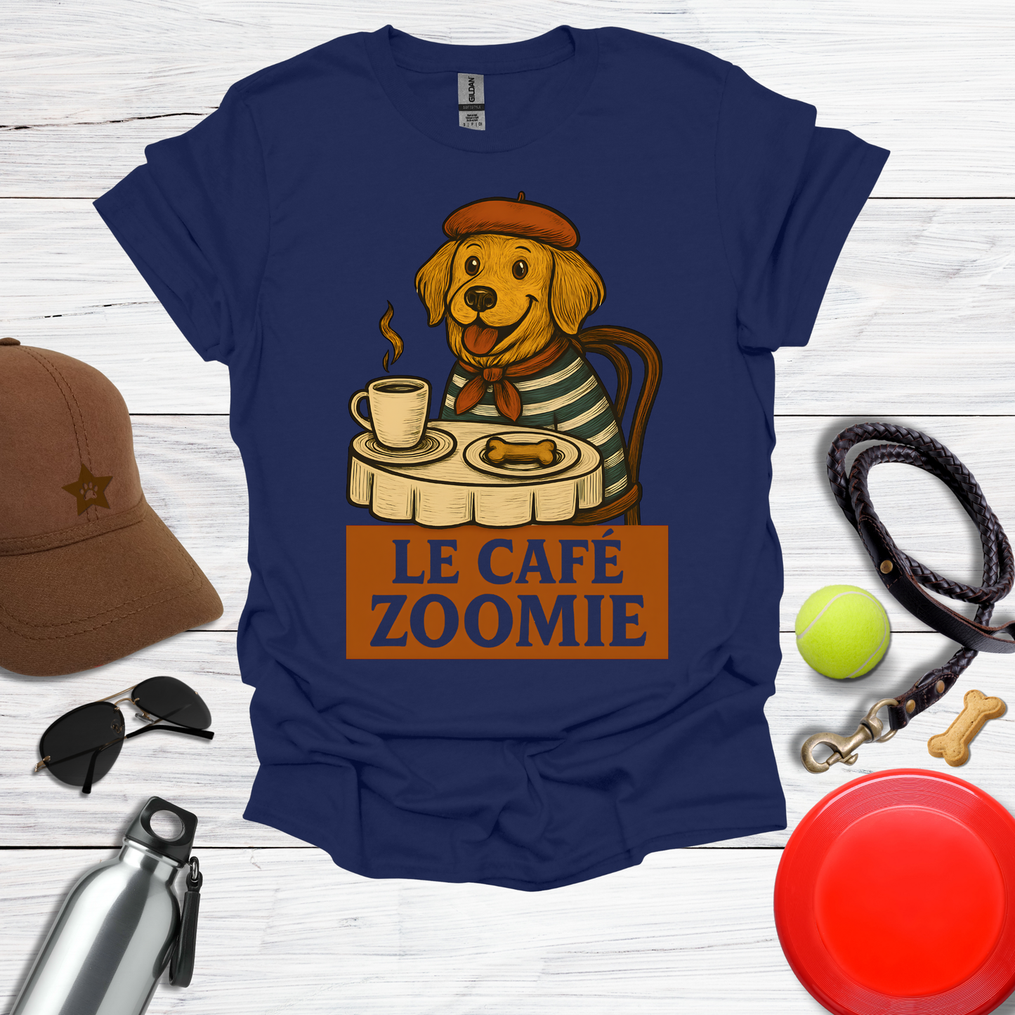 Charming Golden Retriever Café Art T-Shirt