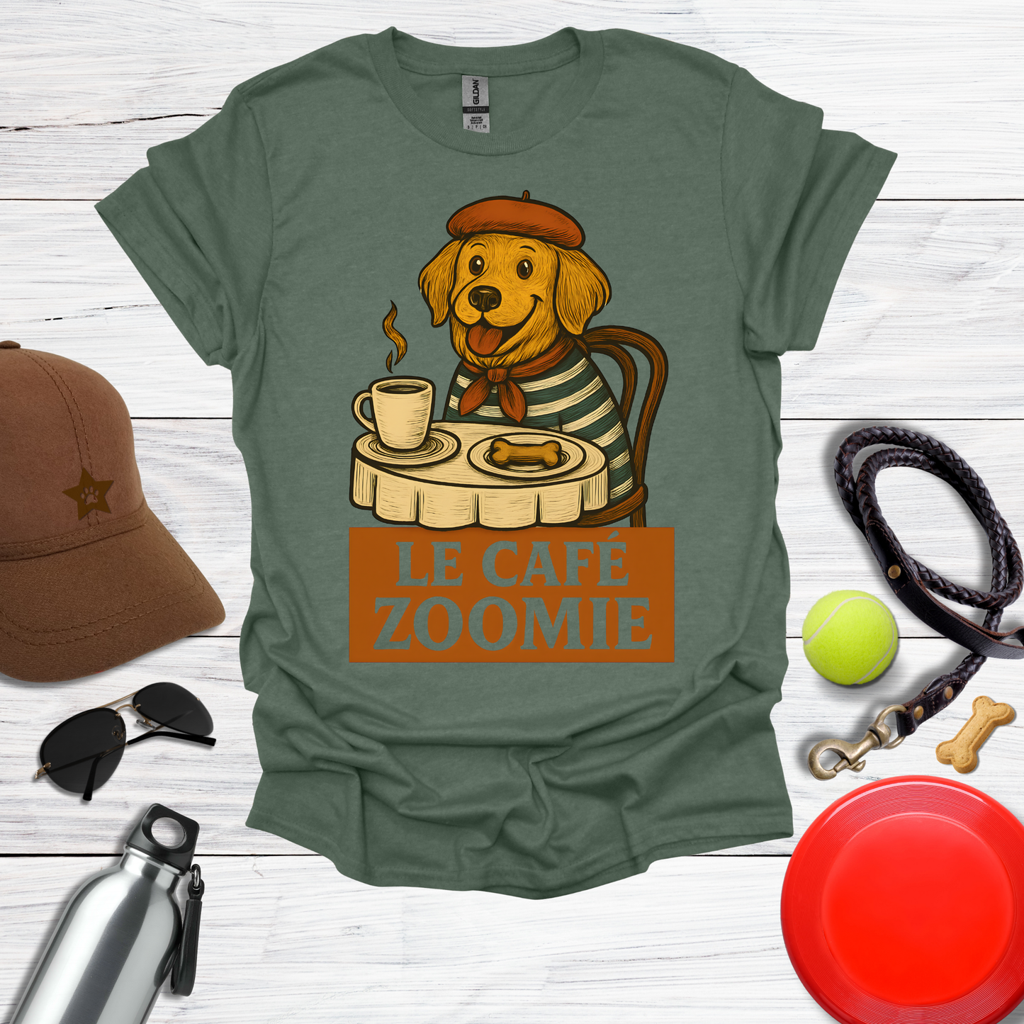 Charming Golden Retriever Café Art T-Shirt