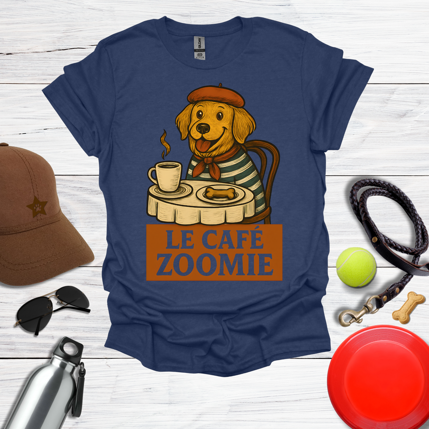 Charming Golden Retriever Café Art T-Shirt